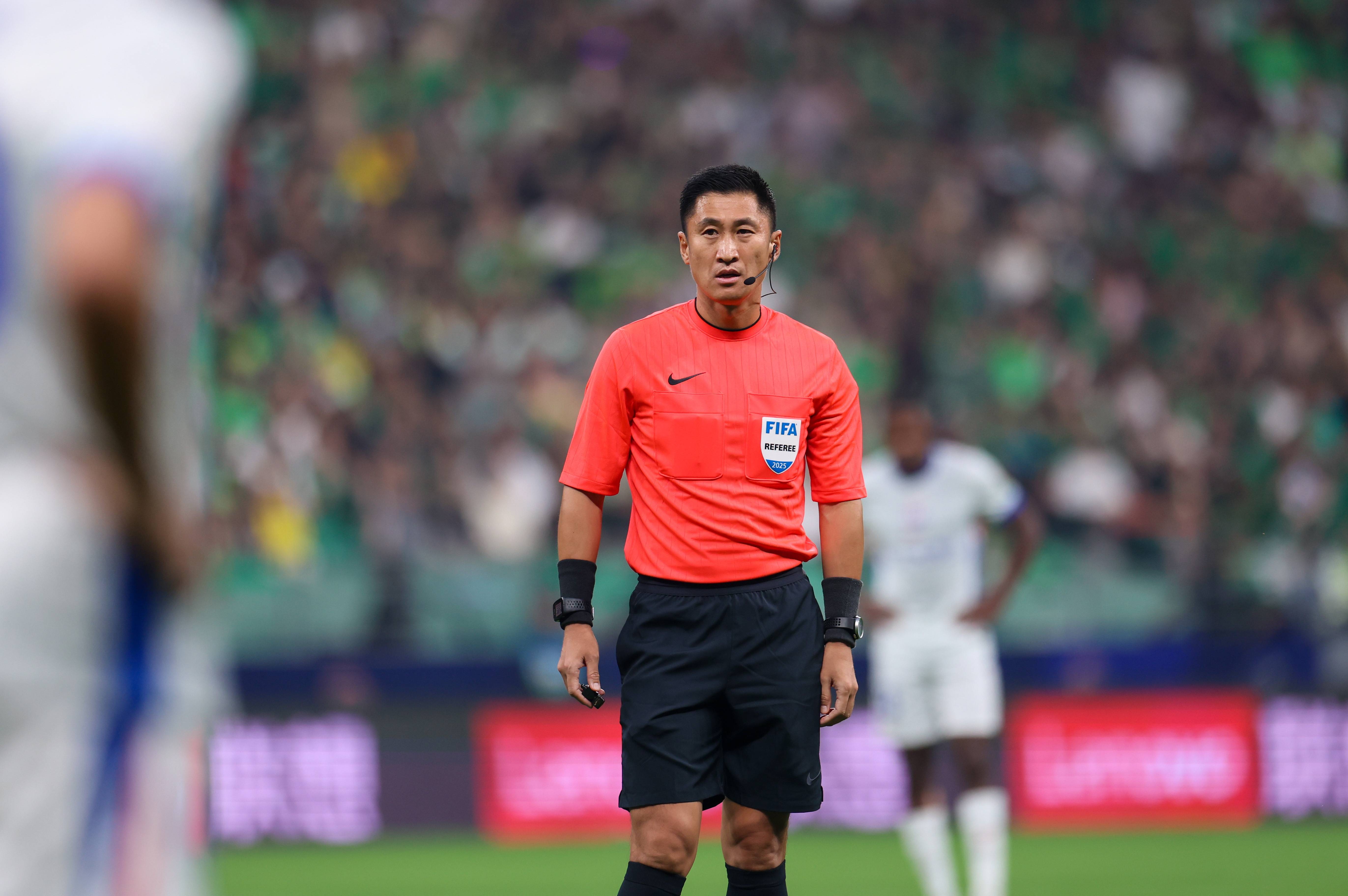 kaiyun-世界杯视频助理裁判在本届世界杯中,一共有13名视频助理裁判,每场比赛